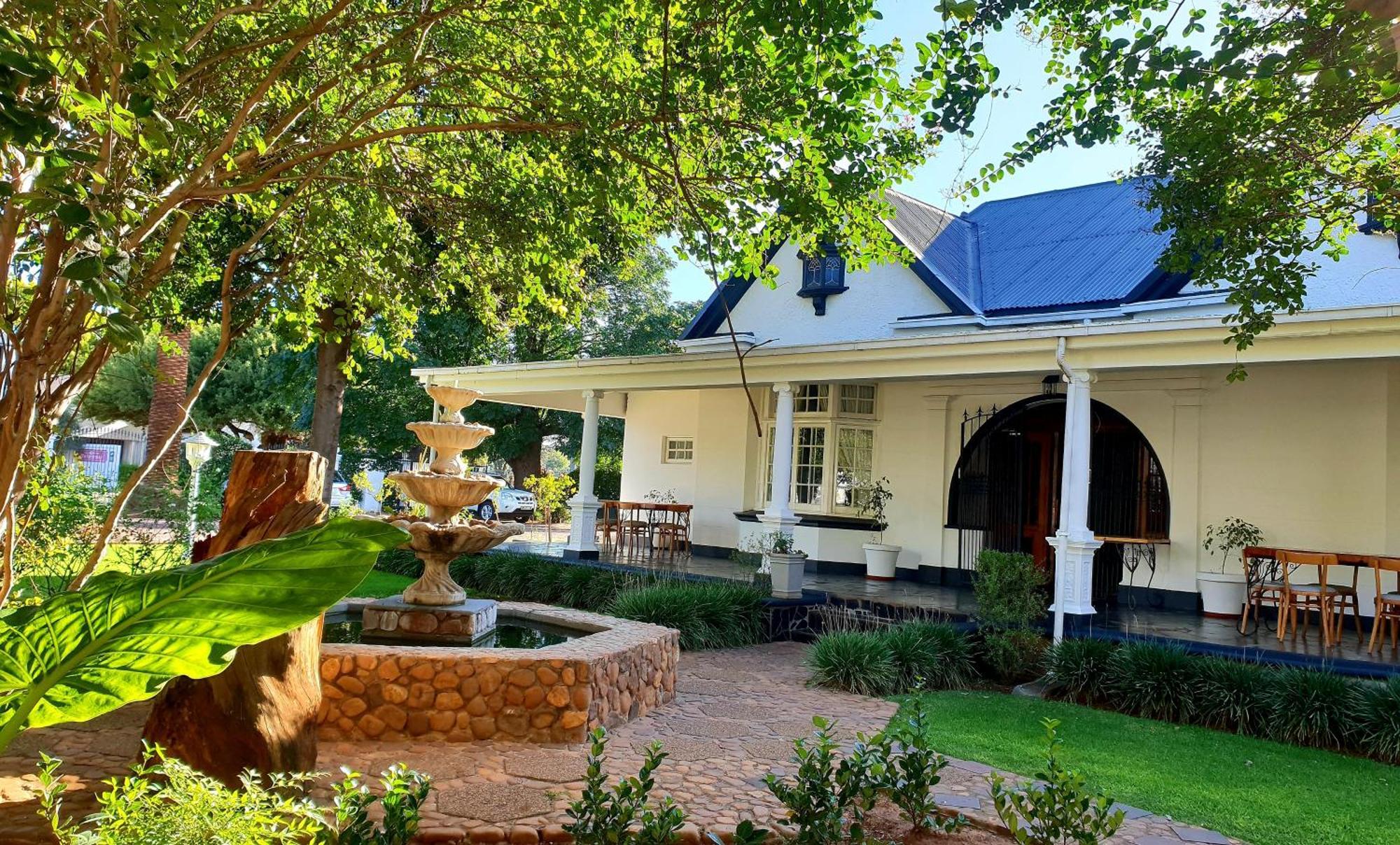 Bauhenia Guesthouse Potchefstroom Eksteriør billede