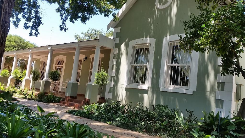 Bauhenia Guesthouse Potchefstroom Eksteriør billede